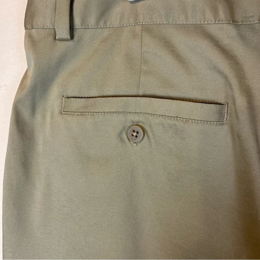 Nike Men's Tan-Beige Dri Fit Golf‎ Shorts size 40 Standard Fit